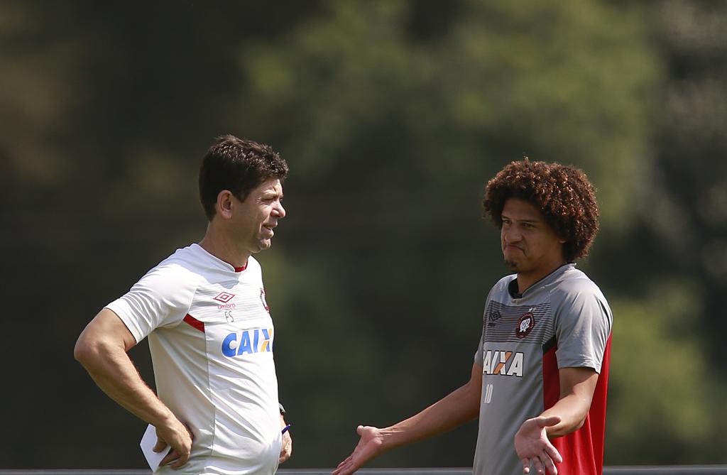 Fabiano Soares e Felipe Gedoz: Furacão segue sonhando com a Libertadores. | Jonathan Campos/Gazeta do Povo