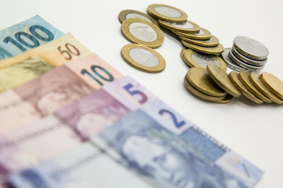 A correção da restituição, a ser depositada nas contas dos contribuintes no dia 16 de outubro, será de 4,98%, de acordo com a Selic retroativa a maio deste ano. | Marcelo Andrade
Gazeta do Povo