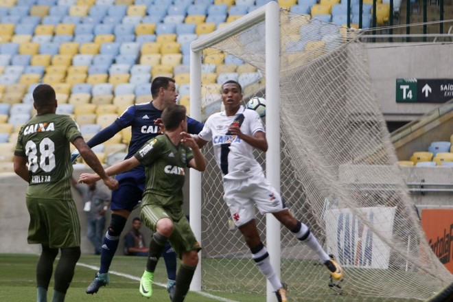 Matheus Galdezani marcou gol contra no Maracanã. | REGINALDO PIMENTA/ESTADÃO CONTEÚDO