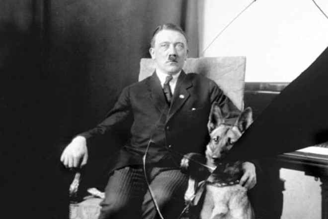 Detalhe da biografia de Hitler escrita por Ian Kershaw | Divulgação