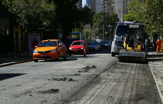Trânsito vai seguir em meia pista ao longo dos próximos 30 dias | Aniele Nascimento/Gazeta do Povo