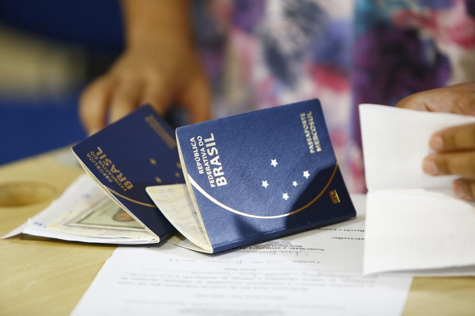 Cartórios vão encaminhar a papelada para emissão de documentos, como passaporte. | Aniele Nascimento/Gazeta do Povo