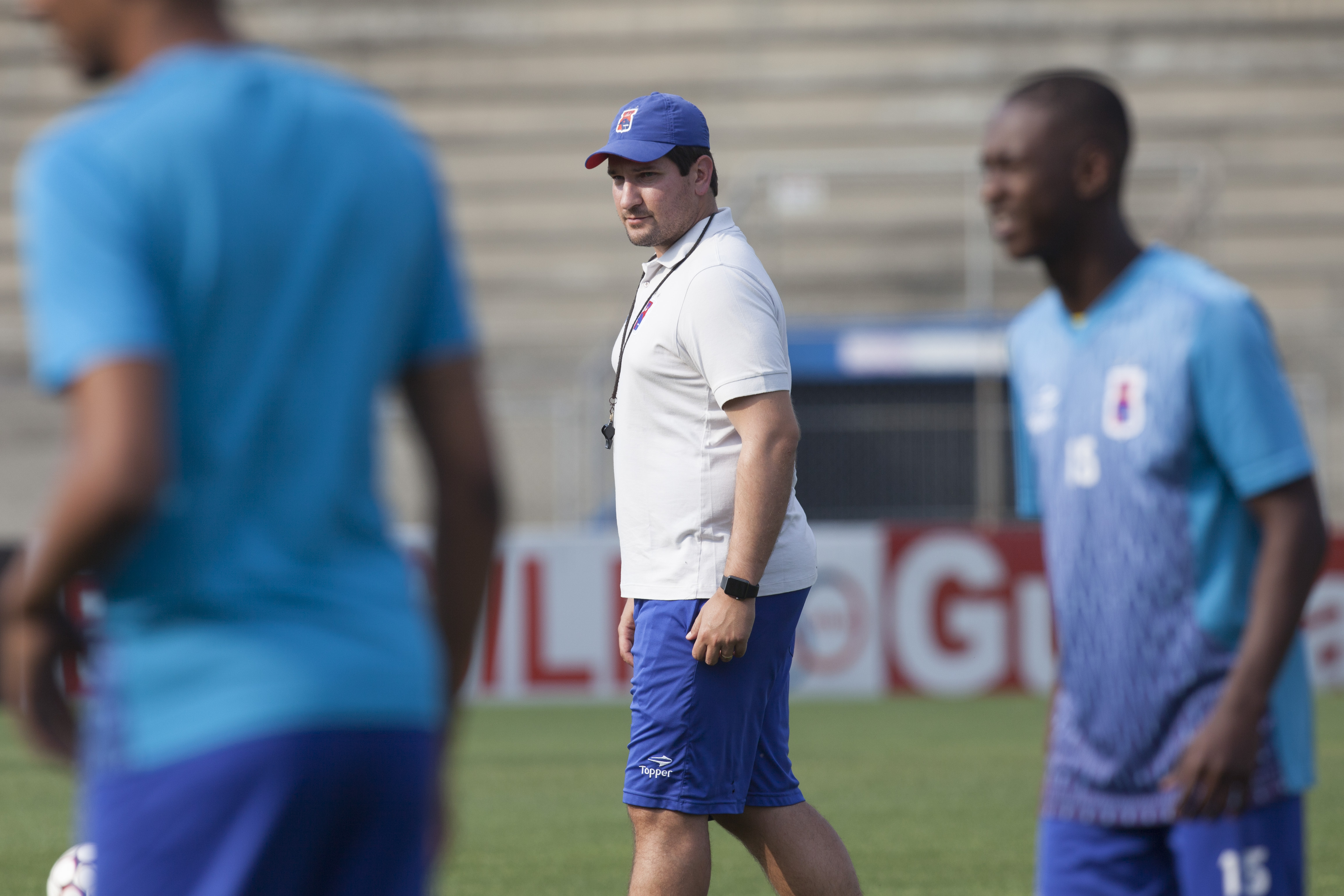 Técnico Matheus Costa poderá contar com o retorno do goleiro Richard, livre de suspensão. | Daniel Caron/Gazeta do Povo