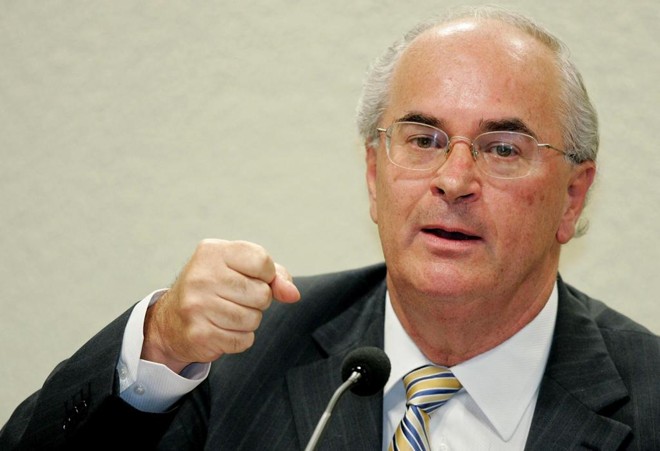 Advogado Roberto Teixeira teria combinado assinatura dos recibos por meio de ligações telefônicas a Glaucos da Costamarques, que estava internado. | CELSO JUNIOR/AE