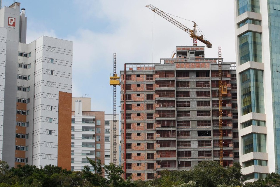 A faixa que mais se destaca entre os novos apartamentos lançados na capital paranaense em 2017 é a de imóveis até R$ 400 mil. | Aniele NascimentoGazeta do Povo