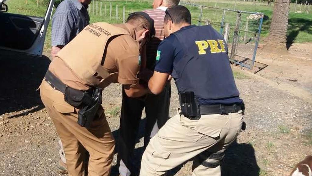 Refém é libertado pela PM e PRF durante a perseguição policial. | PRF/