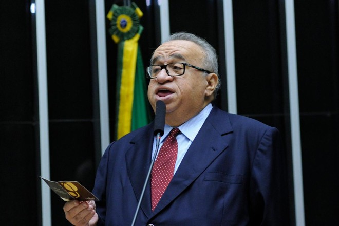 Anfitrião das “Quinta sem lei”, o deputado Heráclito Fortes (PSB-PI) serviu galinhada para o presidente Michel Temer | LUCIO BERNARDO JRCâmara dos Deputados
