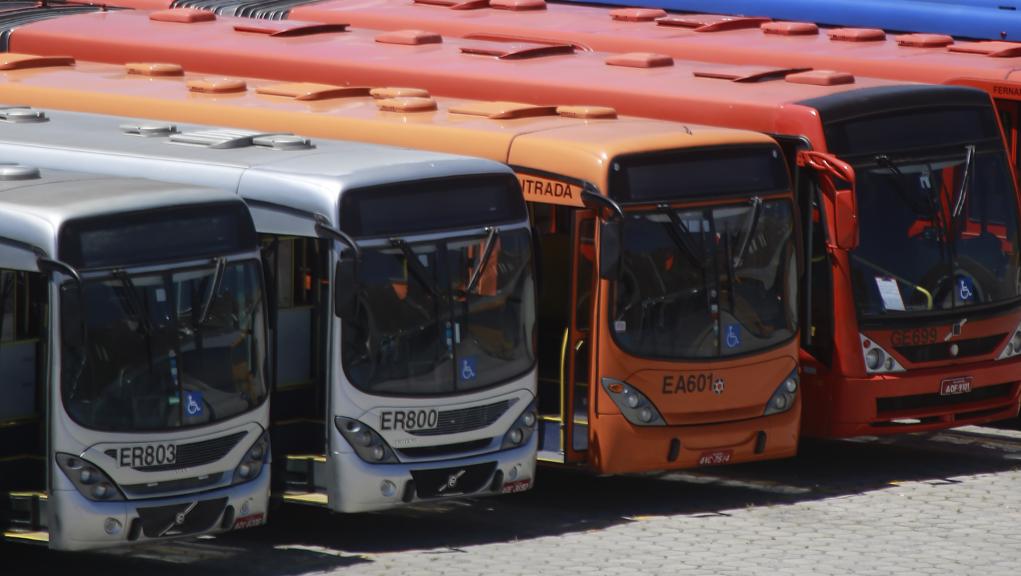 Vereadores relembraram 26% da frota de Curitiba já está vencida e que número deve aumentar até o fim do ano | Jonathan Campos/Gazeta do Povo