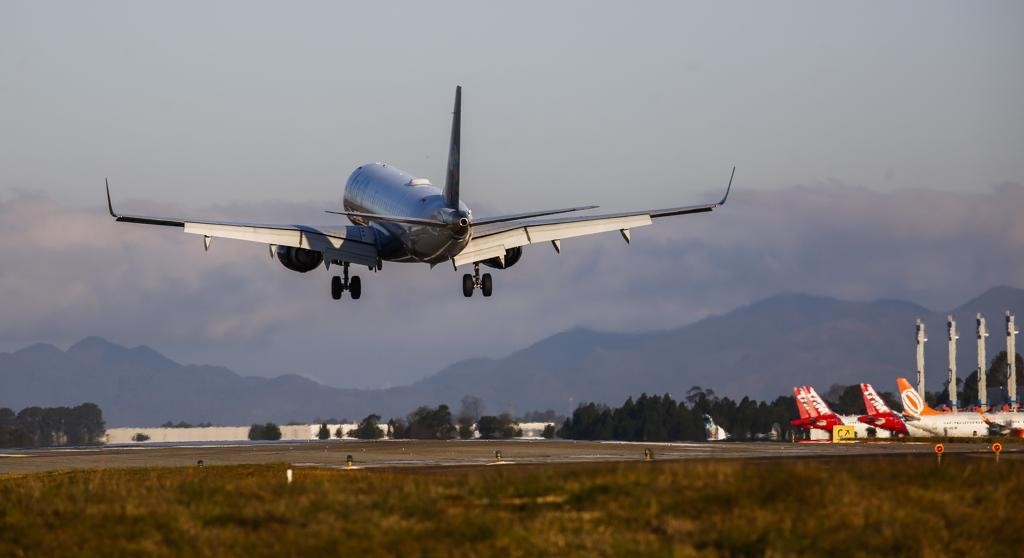 De acordo com as estimativas da pesquisa, o setor movimentou 2,2 bilhões de dólares em 2016, com um investimento médio de 8 mil dólares por cliente