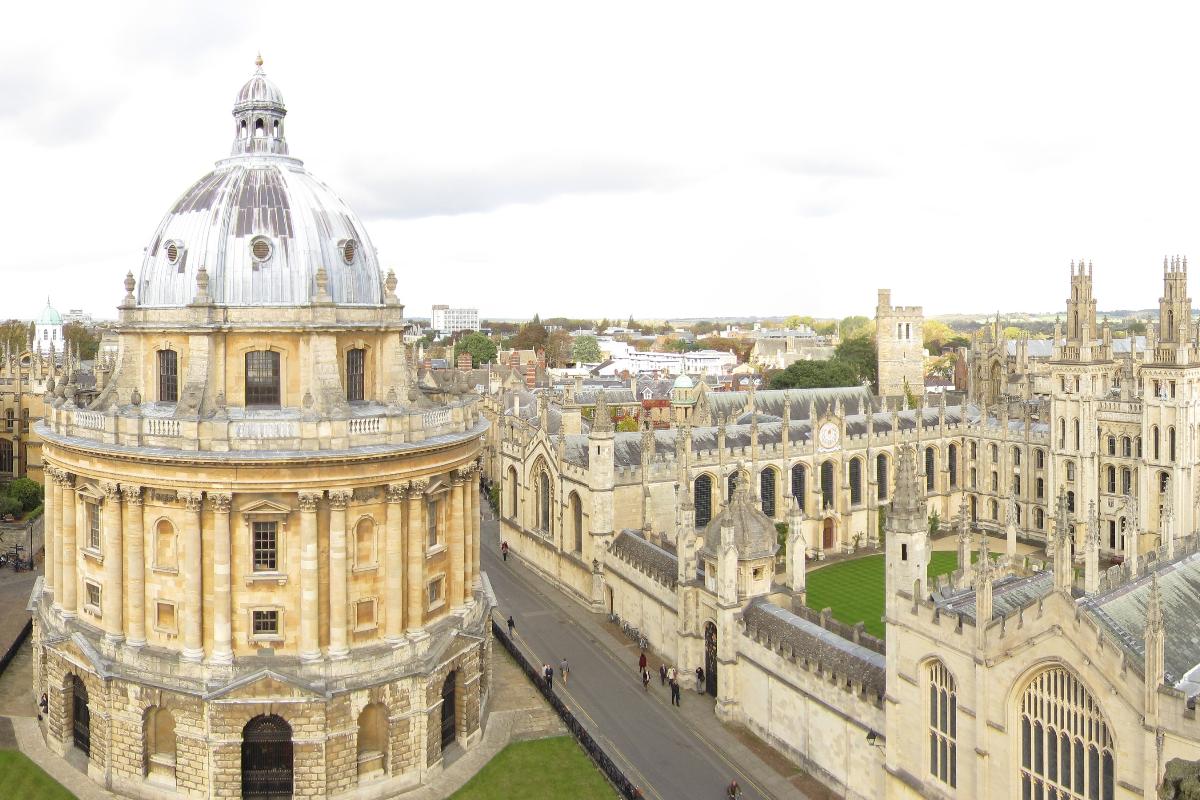 Antigo sistema sem mensalidades da Inglaterra acabou prejudicando exatamente as pessoas que pretendia ajudar. | Laemq