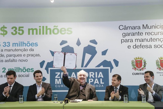 Reunião de Greca com vereadores e secretários para anunciar a devolução de recursos da Câmara Municipal. | Pedro Ribas/SMCS