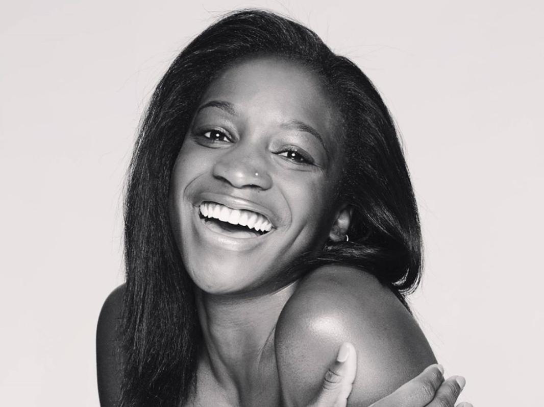 Lola Ogunyemi é a modelo negra da polêmica campanha da Dove | Reprodução