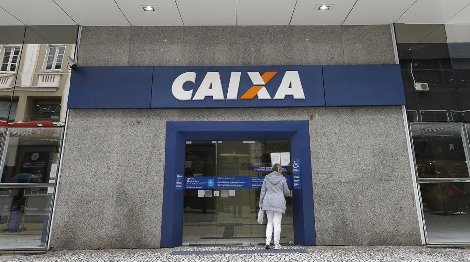 Governo estuda mudar gestão da Caixa e socorrer banco com dinheiro do FGTS | Jonathan Campos/Gazeta do Povo