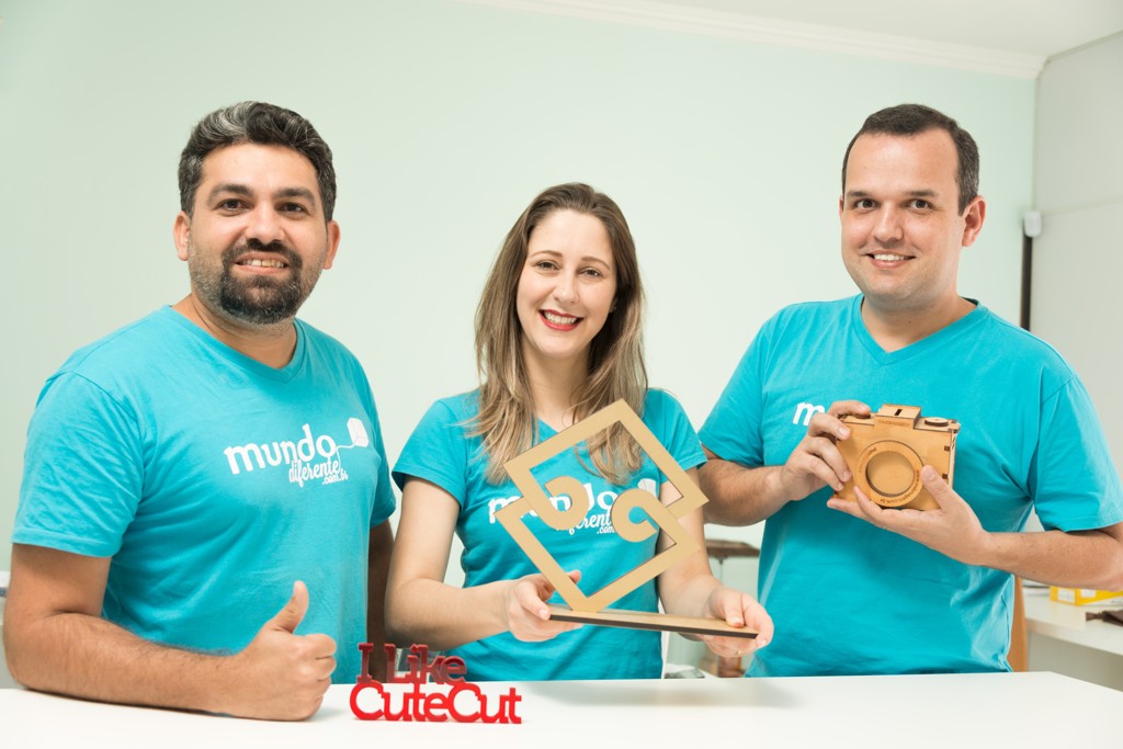 Simone Pereira Machado (centro) com os sócios Roberto Machado (à dir) e Leonardo Freitas de Vasconcellos: software de gestão garantiu a saúde financeira da empresa.