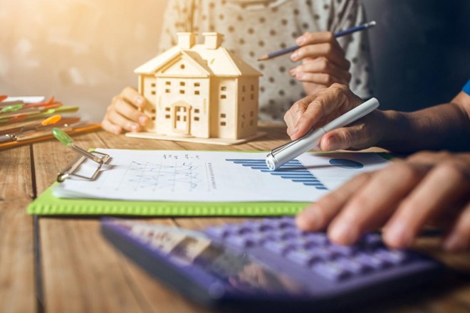 Em agosto deste ano, o banco já havia diminuído o teto dos imóveis usados de 80% para 60% ou 70%, dependendo da linha, e também dos imóveis novos, de 90% para 80%, em todas as linhas do sistema SAC. | Bigstock