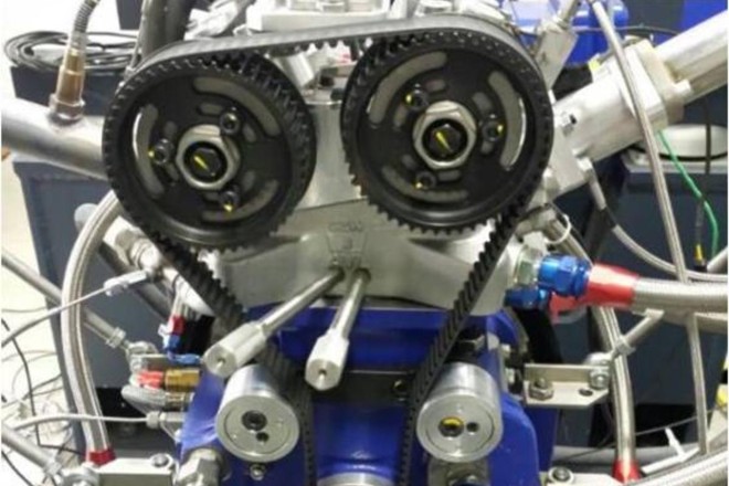 A motor da foto é monocilíndrico e foi usado no início do projeto. O teste final ocorreu com um propulsor tricilíndrico, alimentando por dois turbocompressores. | UFMG
Divulgação
