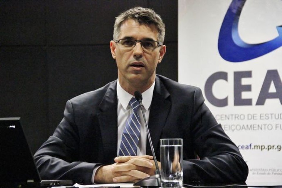 Após notificar secretário e deputado, promotor é afastado da Quadro Negro Carlos Alberto Hohmann Choinski, promotor do Ministério Público do Paraná | Divulgação/MP-PR