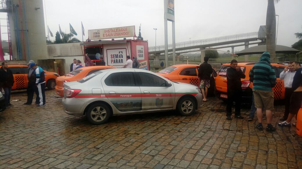 Taxistas de Curitiba, RMC e Litoral a caminho de Brasília nesta segunda (23) | UTC/Divbulgação