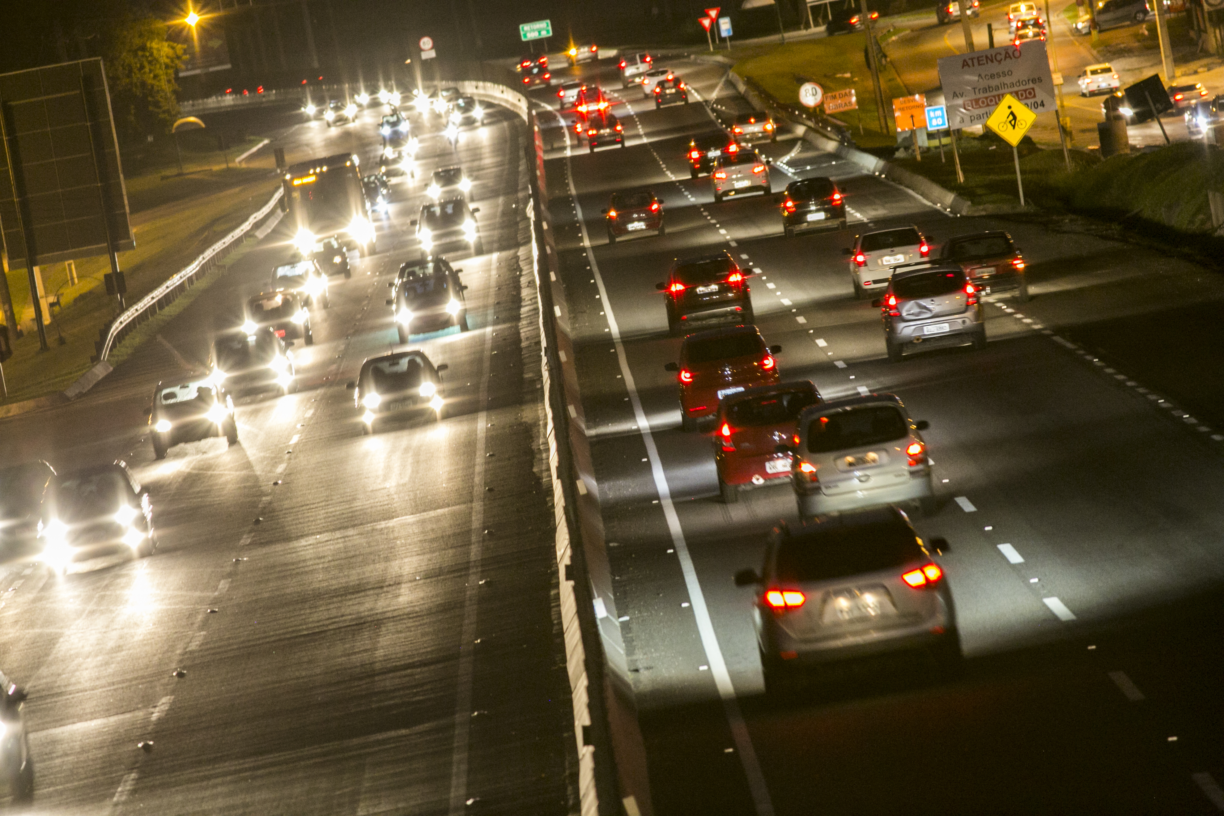 Quase 100% do transporte de passageiros no país é feito pelas rodovias brasileiras. | Marcelo Andrade/Gazeta do Povo