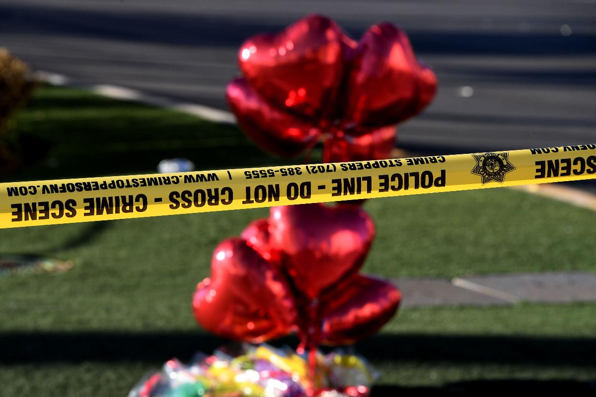 Área onde ocorreram mortes em Las Vegas segue interditada | MARK RALSTON/AFP