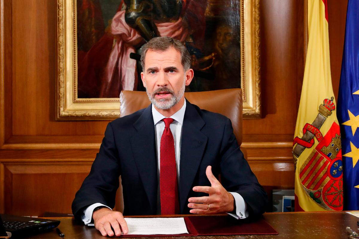 O rei espanhol Felipe VI fala à nação, em Madri, quando o país atravessa a maior crise política em décadas com o plebiscito de independência da Catalunha | FRANCISCO GOMEZ/ CASA REAL/AFP