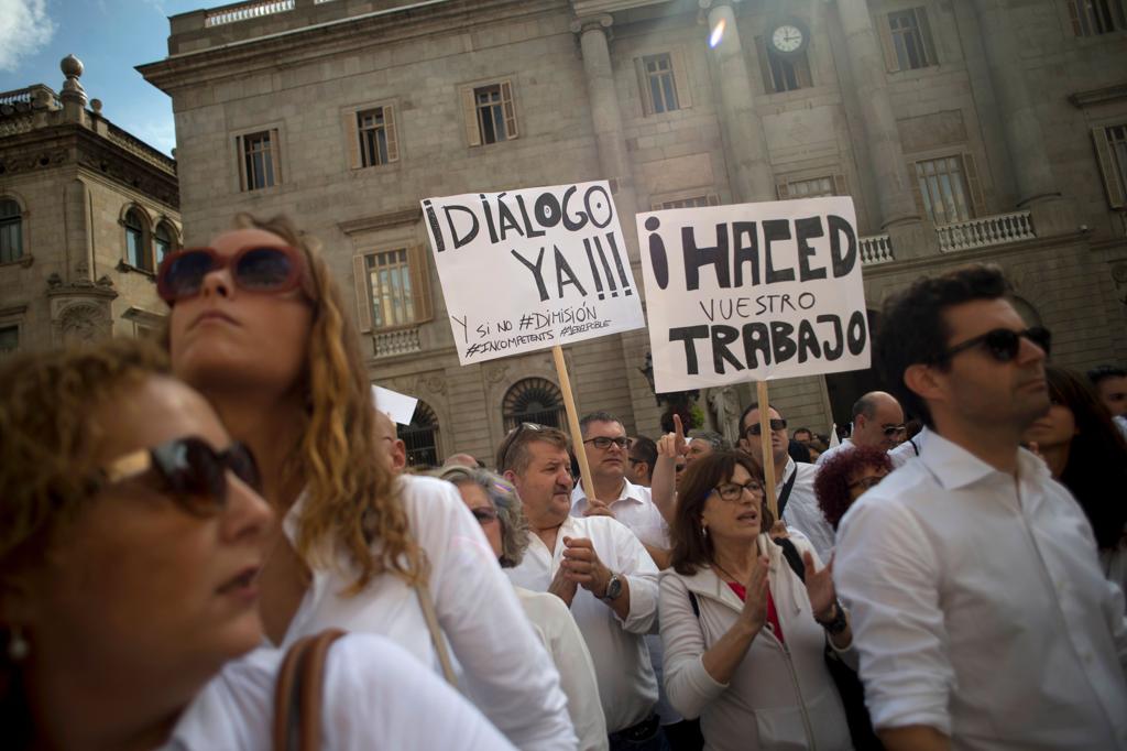 Manifestantes em Barcelona pedem diálogo em meio crise da Catalunha com o governo espanhol. | Jorge Guerrero/AFP