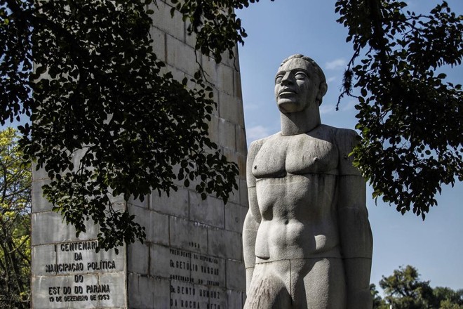 Praça 19 de Dezembro, em Curitiba, celebra a data da emancipação política do Paraná | Jonathan Campos/Gazeta do Povo