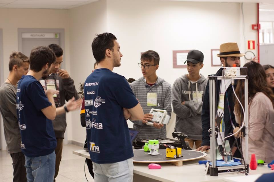 Alunos da UTFPR desenvolvem robôs para competições de robótica em todo o país | Divulgação/UTFPR