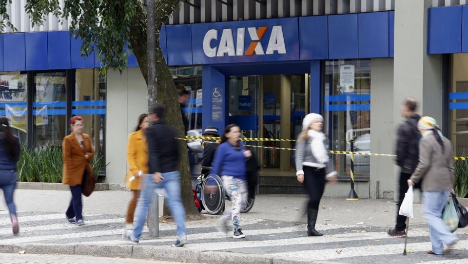 Socorro à Caixa: sem dinheiro, governo recorre ao BNDES | Átila Alberti/Tribuna do Parana