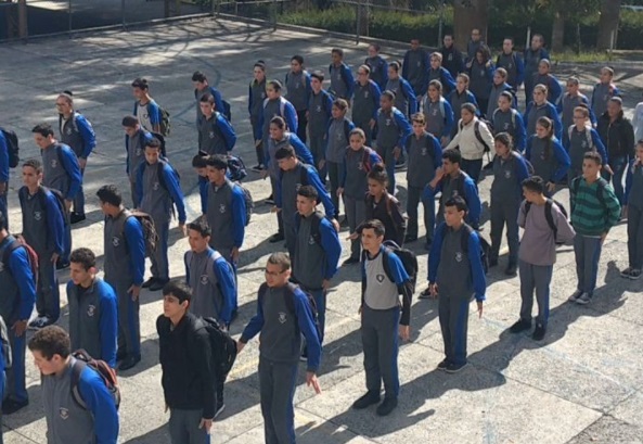 Uma parceria com o Batalhão da Patrulha Escolar Comunitária (BPEC), oferece aos estudantes rotina militar | Divulgação/Colégio Estadual Guarda Mirim do Paraná