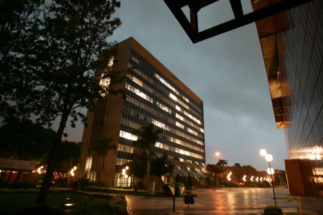 Fachada da PUCPR: tecnologias estão evoluindo rapidamente e fazem parte do avanço no processo de formação | ARQUIVO/GAZETA DO POVO