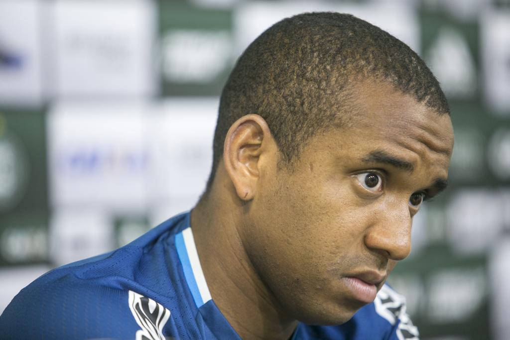 Meia Anderson, do Coritiba, não foi relacionado para o jogo com o Corinthians na quarta-feira. | Marcelo Andrade/Gazeta do Povo