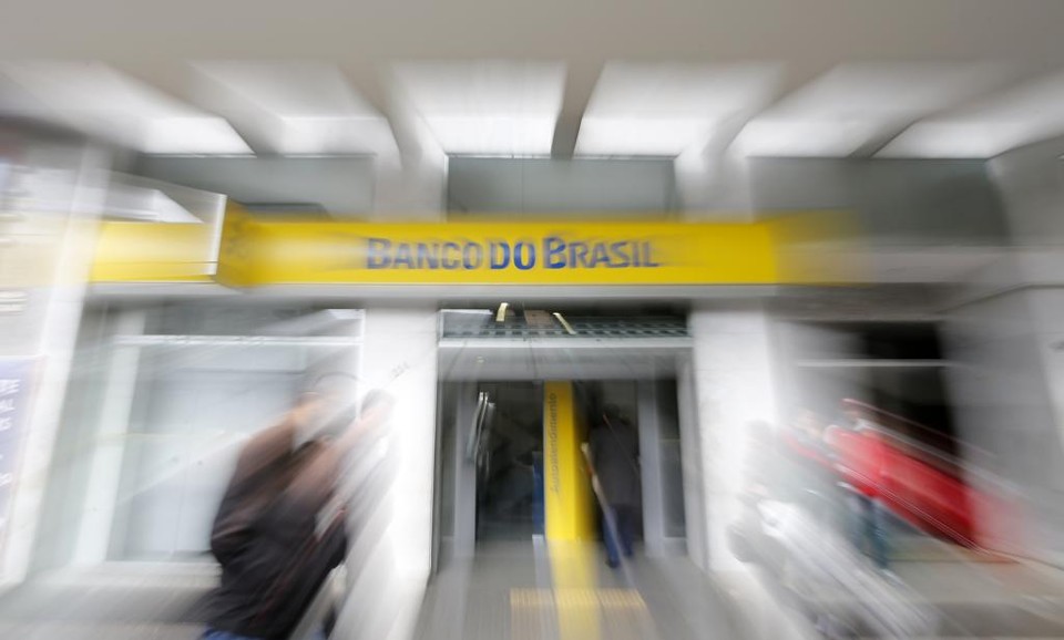 Esquema envolve funcionários do banco e  terceiros usados como “laranjas” | Jonathan Campos/Gazeta do Povo