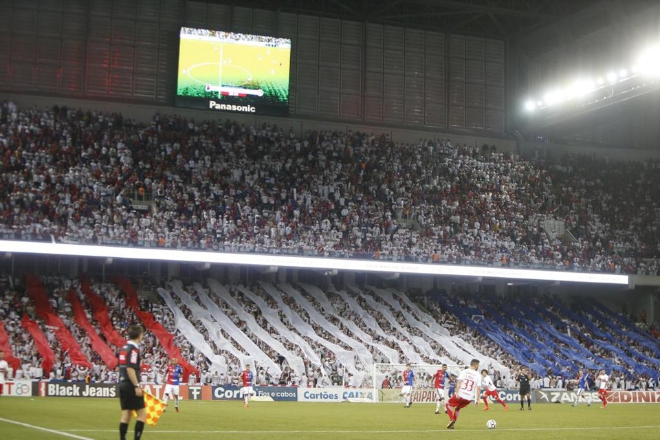 Grande presença de paranistas na Arena da Baixada rendeu 10% de tudo o que a FPF já arrecadou com os jogos dos paranaenses no Brasileirão | Albari Rosa/gazeta do povo