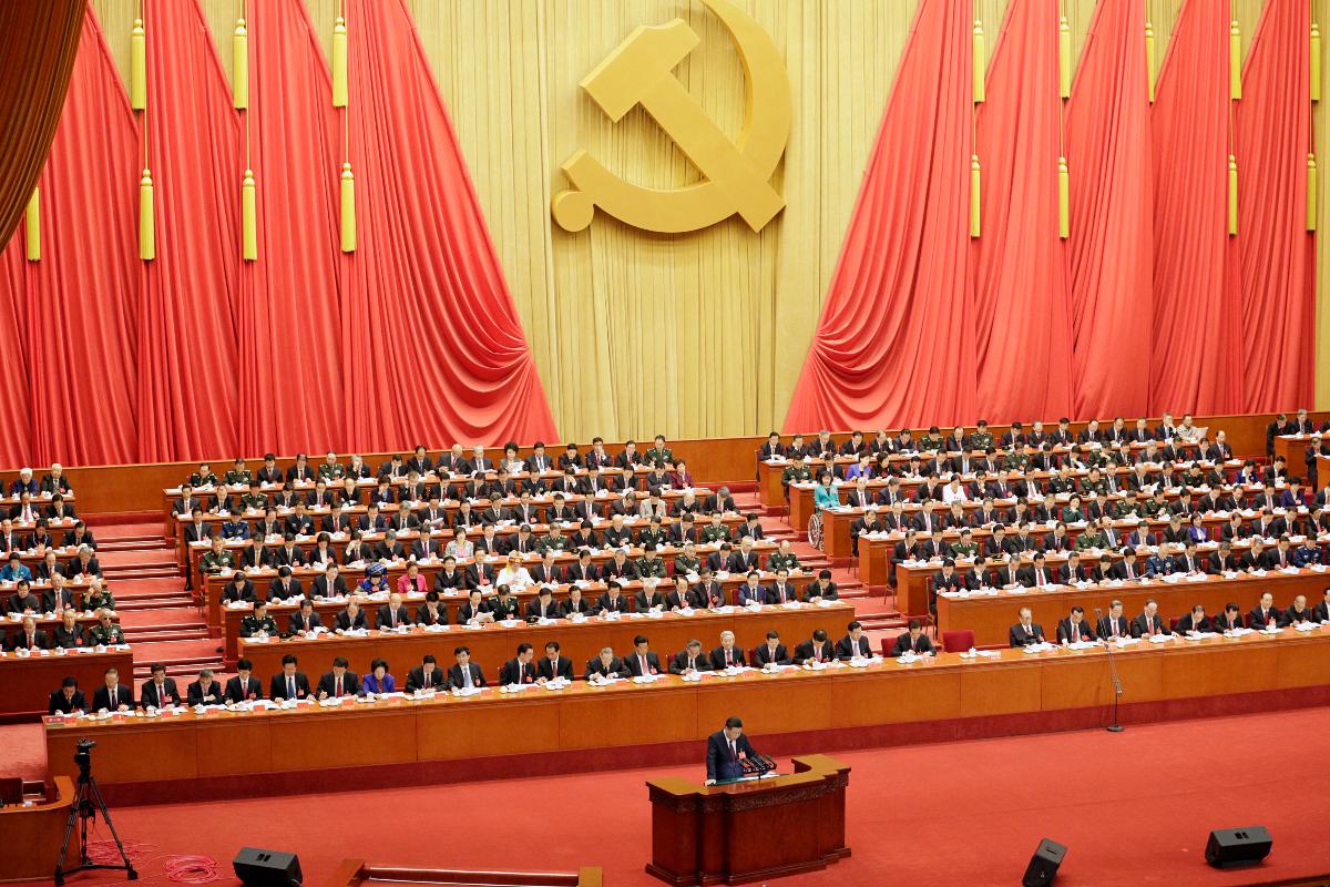 O líder chinês, Xi Jinping, fala durante o Congresso do Partido Comunista Chinês | Qilai Shen/Bloomberg