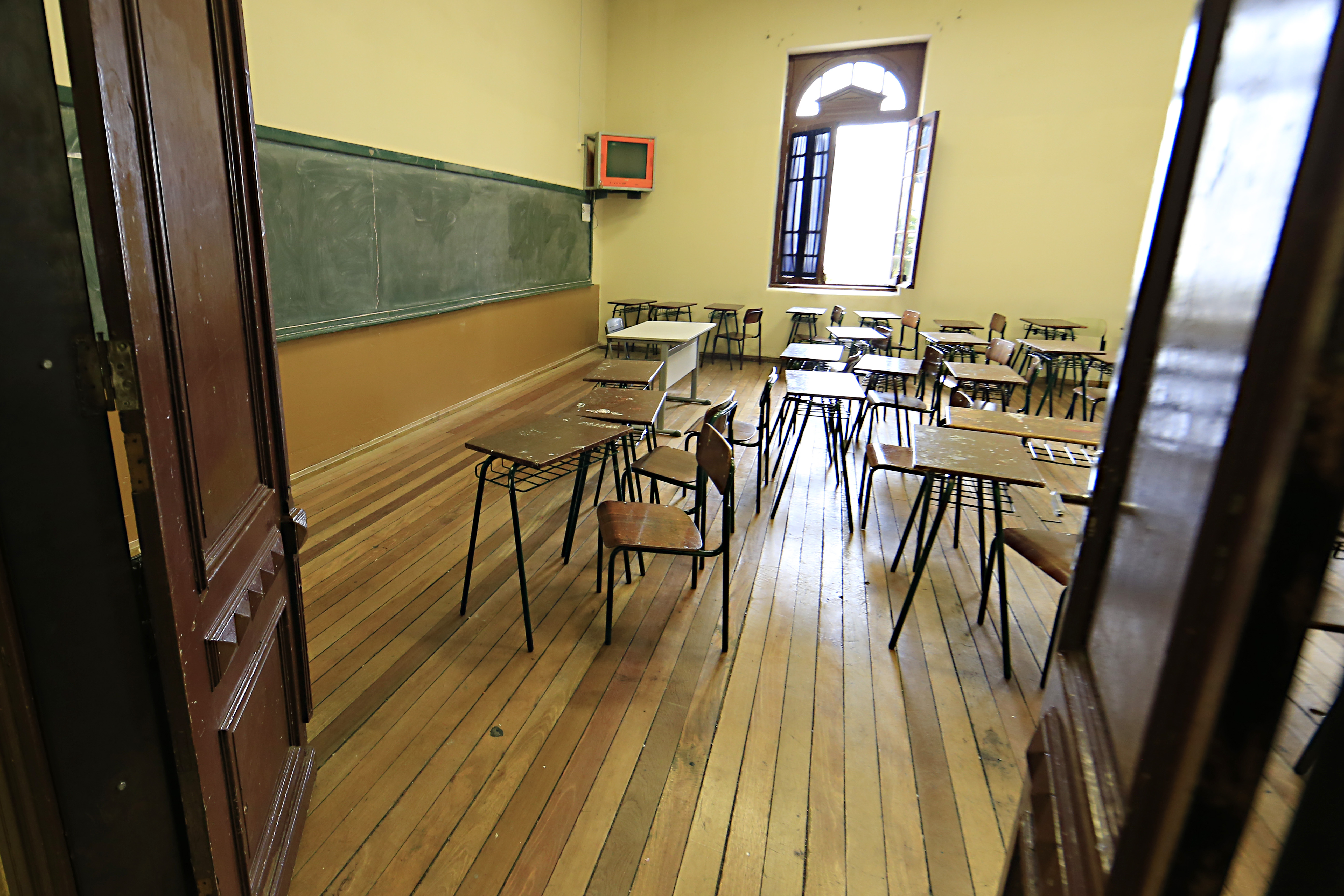 Salário dos professores, que em 2004 era 60% da média de outras profissões, está ainda mais defasado. | Albari Rosa/Gazeta do Povo