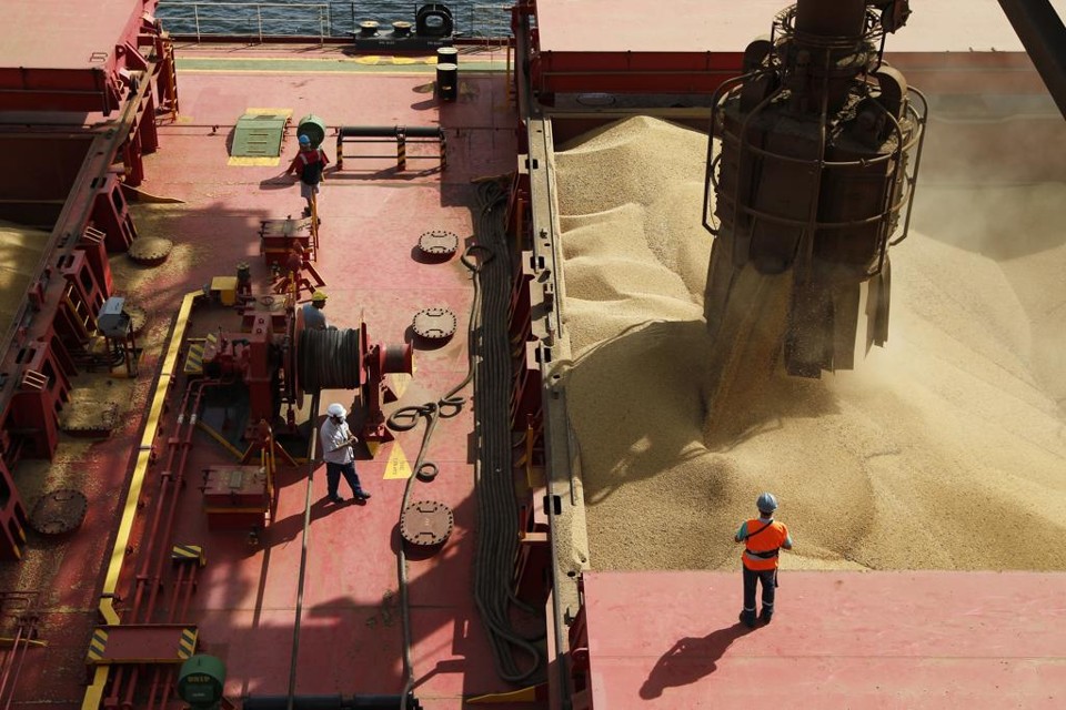 Embarque de soja no Porto de Paranaguá (PR). | Jonathan Campos/Gazeta do Povo