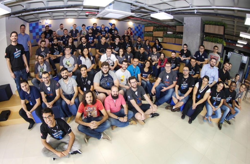 Para quem não domina o inglês, a empresa paga bolsas de mais de 50% em um curso do idioma e também custeia cursos de treinamento. | Divlgação Tecnospeed/