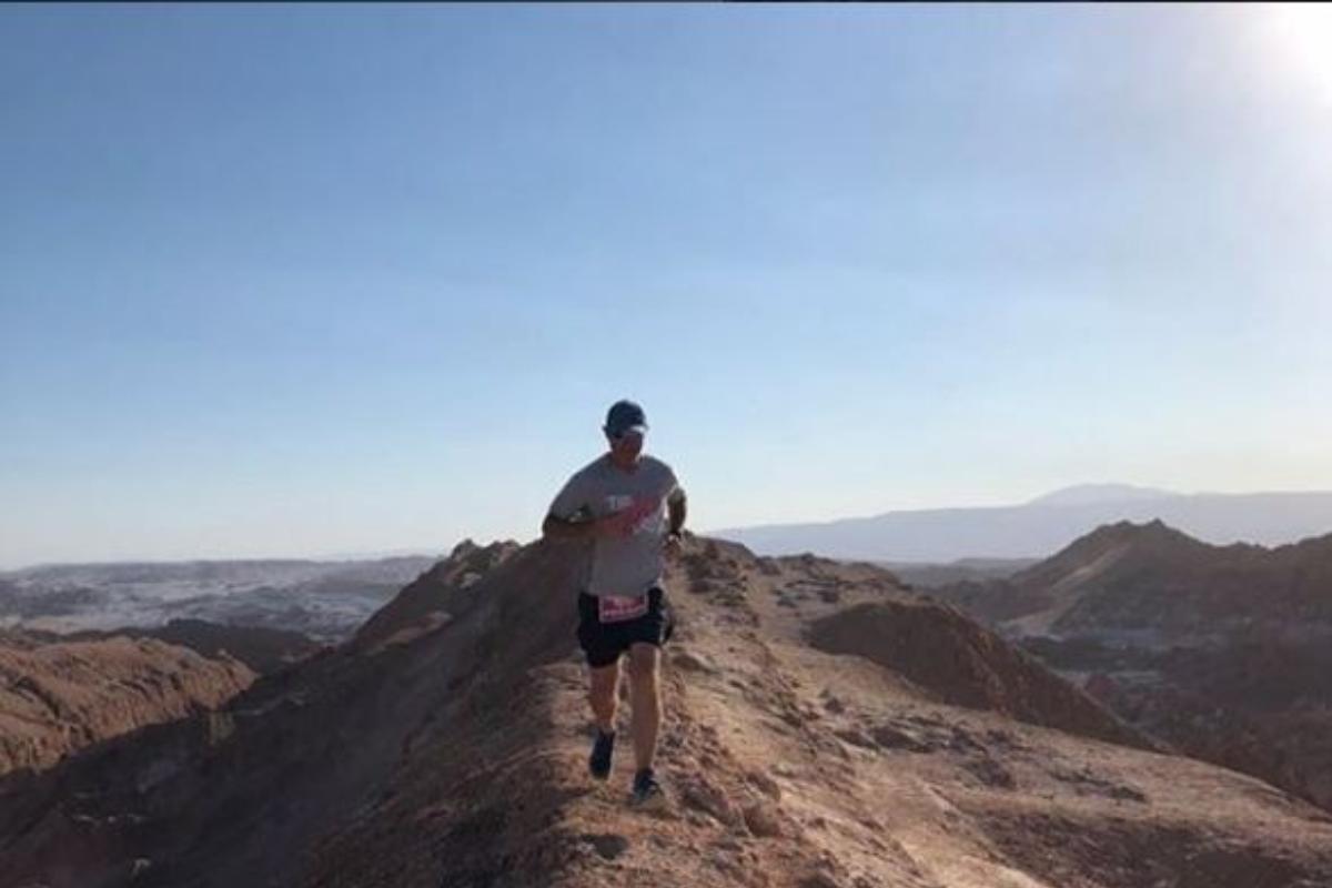 Embaixador do The Hardest Run, Marcelo Alves, corre a Volcano Marathon, a maratona de deserto na maior altitude do mundo | Eduardo LubiaziArquivo pessoal