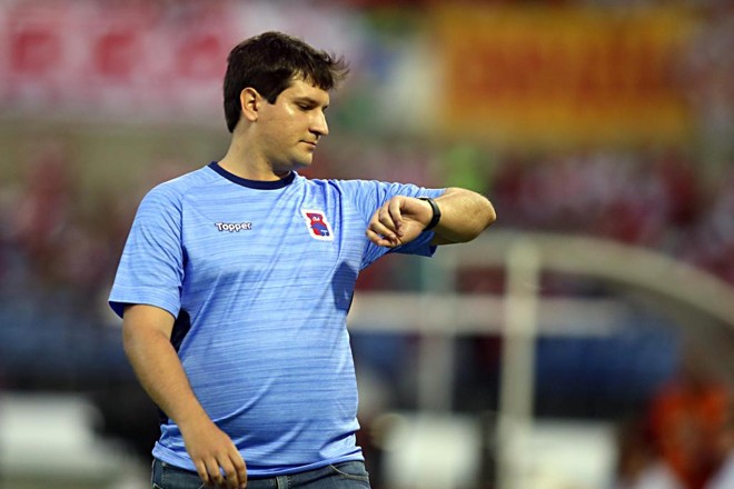 Técnico Matheus Costa. Permanência ficou difícil no Paraná. | Albari Rosa/Gazeta do Povo