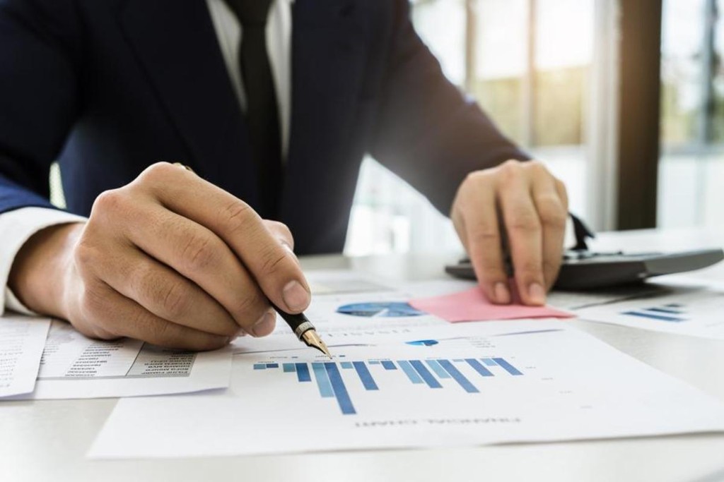 O empresário perde horas valiosas que poderiam ser dedicadas para melhoria e crescimento do negócio