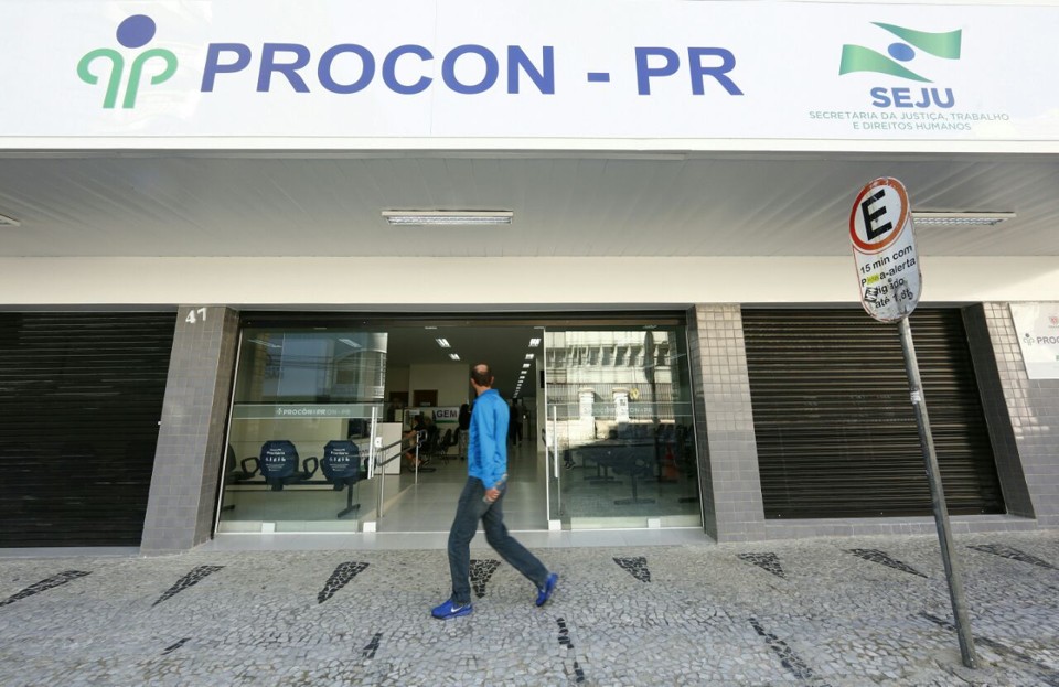 Procon-PR agora atende na Rua Emiliano Perneta, no Centro, perto da Praça Zacarias. | Aniele Nascimento/Gazeta do Povo