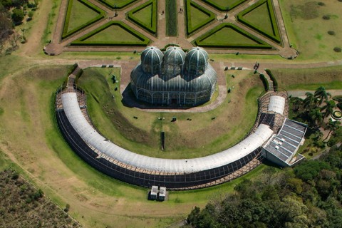 Em um ano, Curitiba sobe 11 posições e é a 4.ª melhor cidade do país para empreender Curitiba é 4.º lugar no Índice de Cidades Empreendedoras 2017 | Letícia AkemiGazeta do Povo