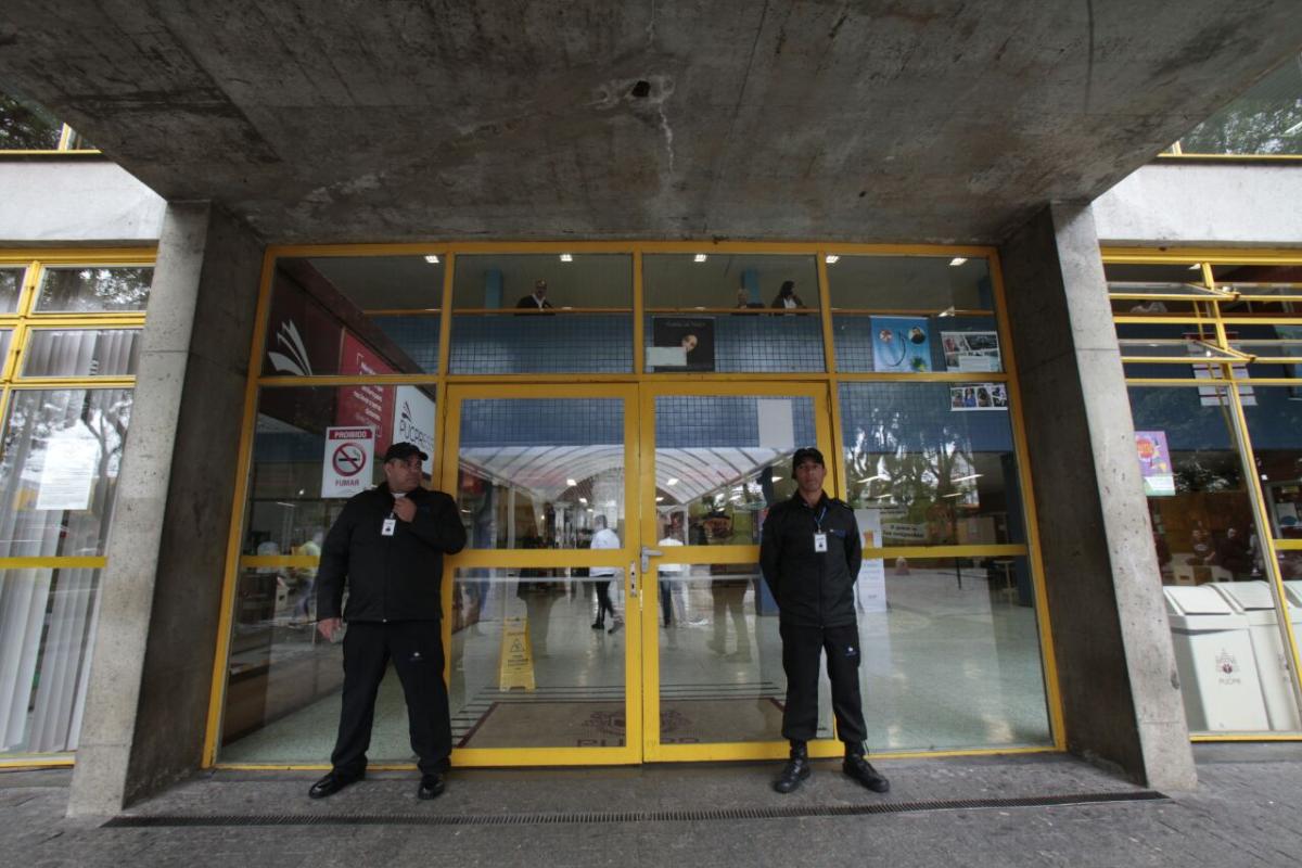 Portões se fecharam às 13 horas, nos locais de prova do Enem em todo o Brasil | Daniel CaronGazeta do Povo