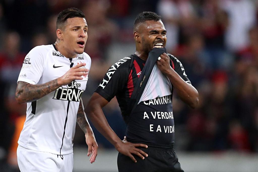 Nikão perdeu pênalti ainda no primeiro tempo. | Albari Rosa/Gazeta do Povo