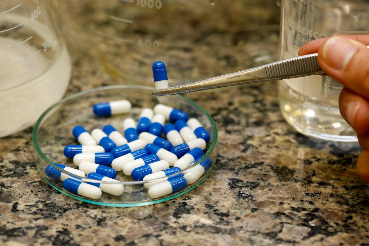 Cápsulas de fosfoetanolamina: eficácia não foi comprovada | CECILIA BASTOS/USP Imagem