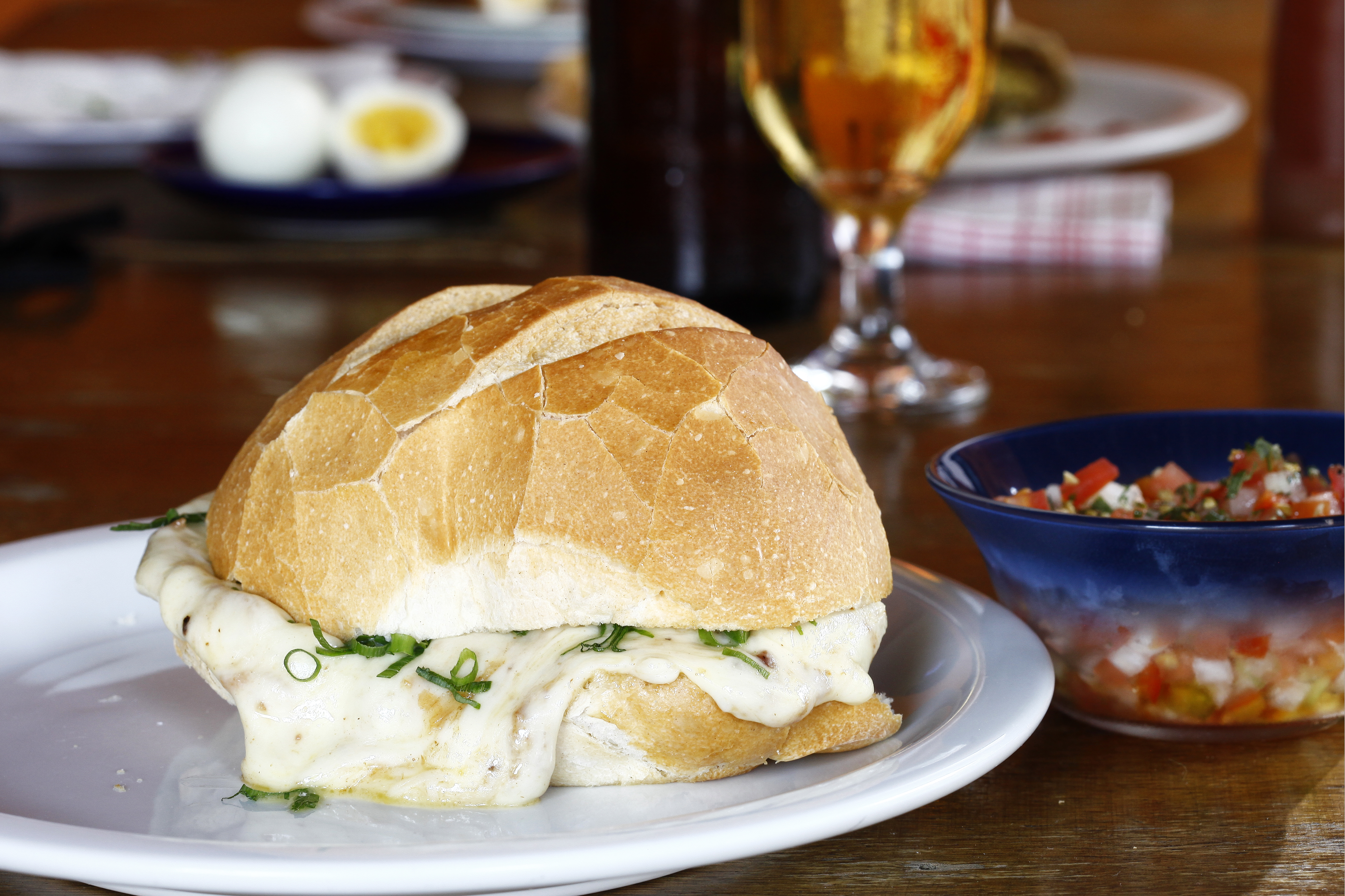 Com produção em colapso por causa da gripe aviária, o país vê no Brasil a solução para abastecer seu próprio mercado de ovos. | André Rodrigues/Gazeta do Povo