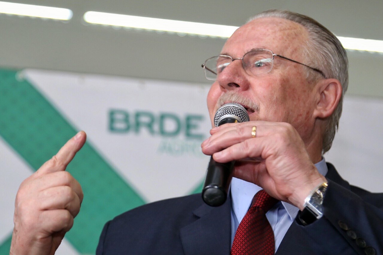 Orlando Pessuti discursa durante posse como presidente do BRDE | Divulgação/BRDE