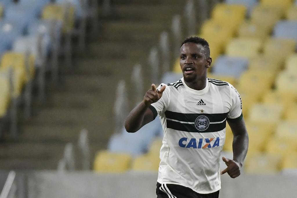 Cleber Reis se recuperou de gol contra ao garantir o empate do Coritiba no Maracanã. | ANDRÉ FABIANO/ESTADÃO CONTEÚDO