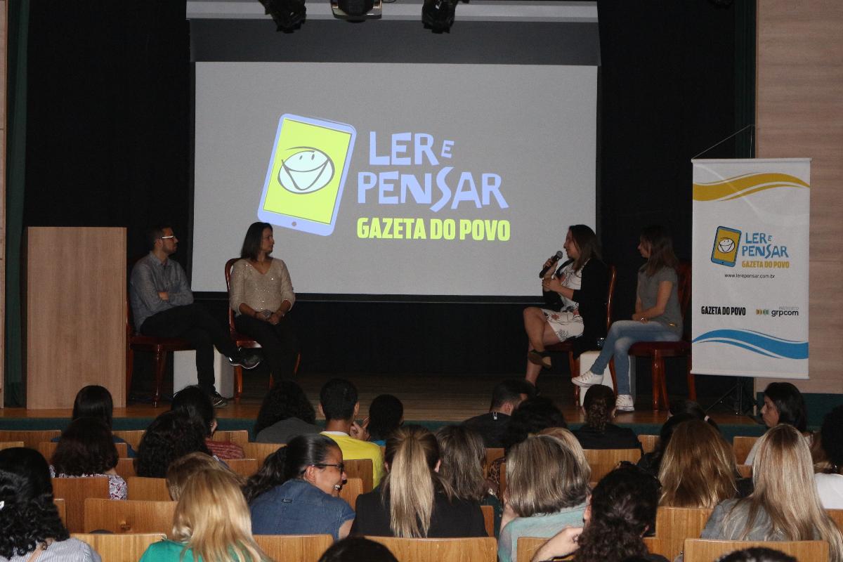 Professoras do Ler e Pensar participaram de mesa redonda, mediada pelo jornalista Pedro Burgos |